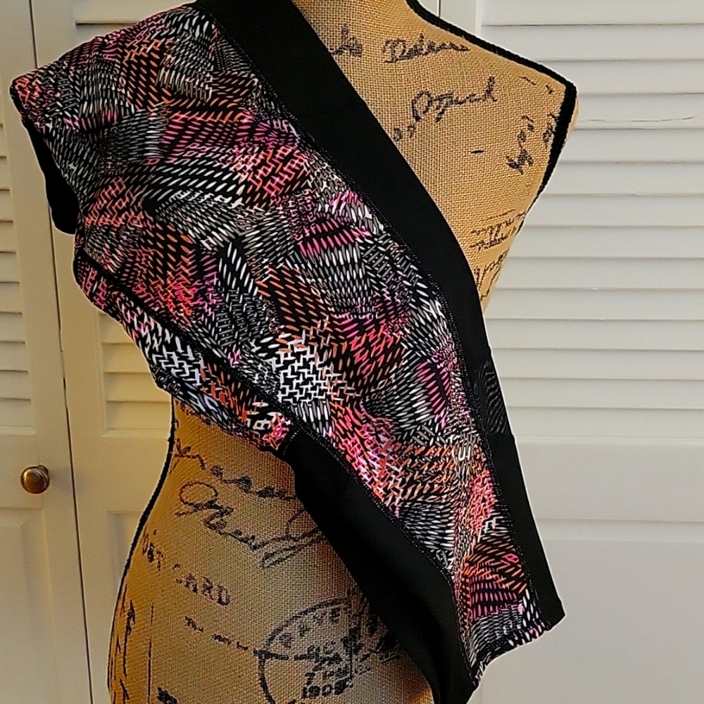 LuLaRoe Fearless Crop Fitness Leggings- XL